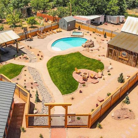 Timber & Tin F 2Bed 2Bath W Pool & Rooftop Deck カナブ エクステリア 写真