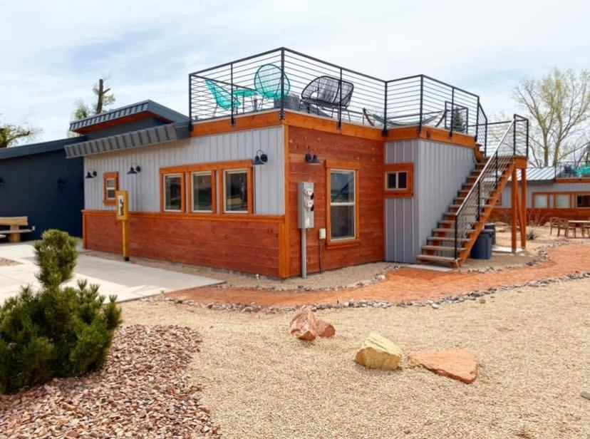 Timber & Tin F 2Bed 2Bath W Pool & Rooftop Deck カナブ エクステリア 写真