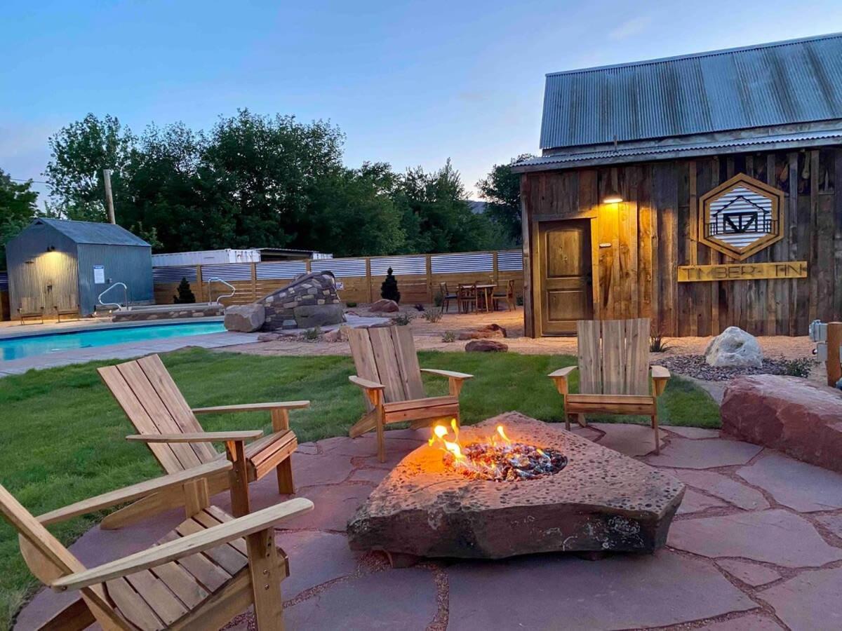 Timber & Tin F 2Bed 2Bath W Pool & Rooftop Deck カナブ エクステリア 写真