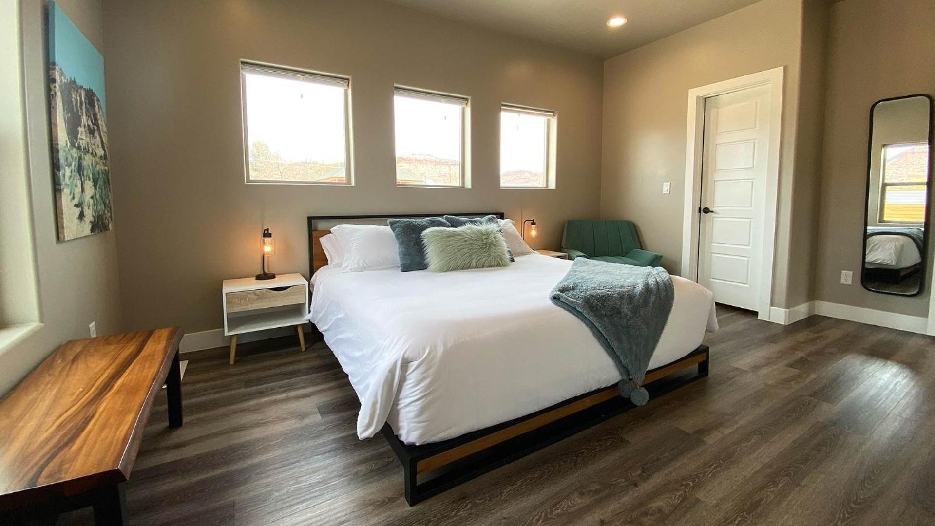 Timber & Tin F 2Bed 2Bath W Pool & Rooftop Deck カナブ エクステリア 写真