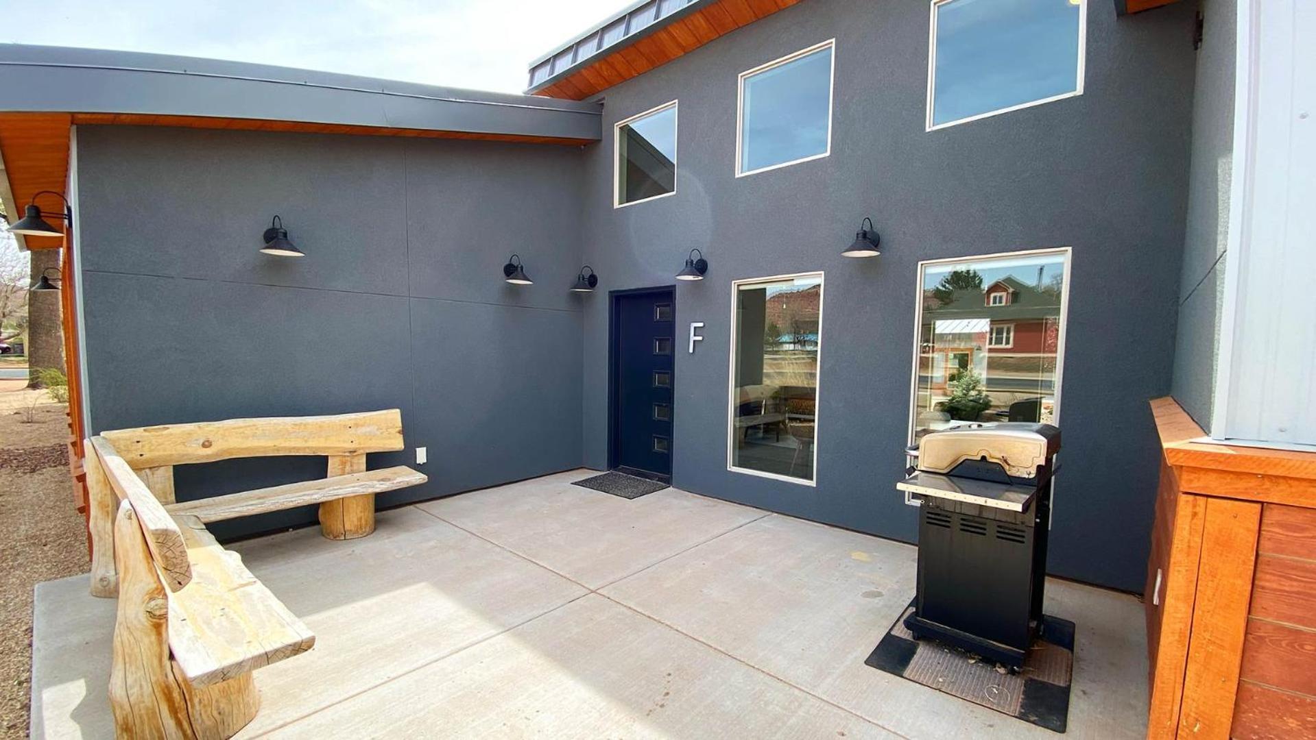Timber & Tin F 2Bed 2Bath W Pool & Rooftop Deck カナブ エクステリア 写真