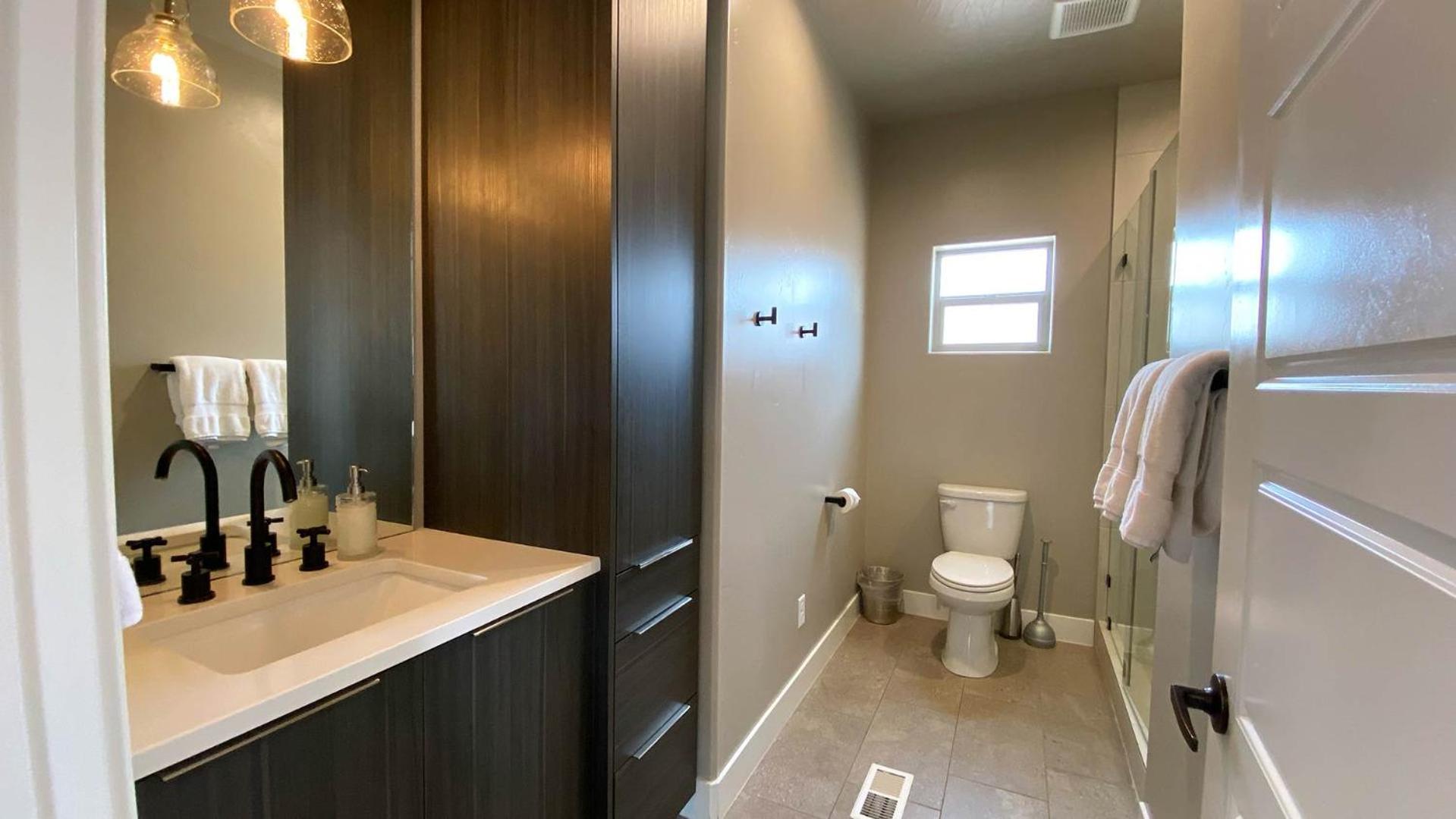 Timber & Tin F 2Bed 2Bath W Pool & Rooftop Deck カナブ エクステリア 写真