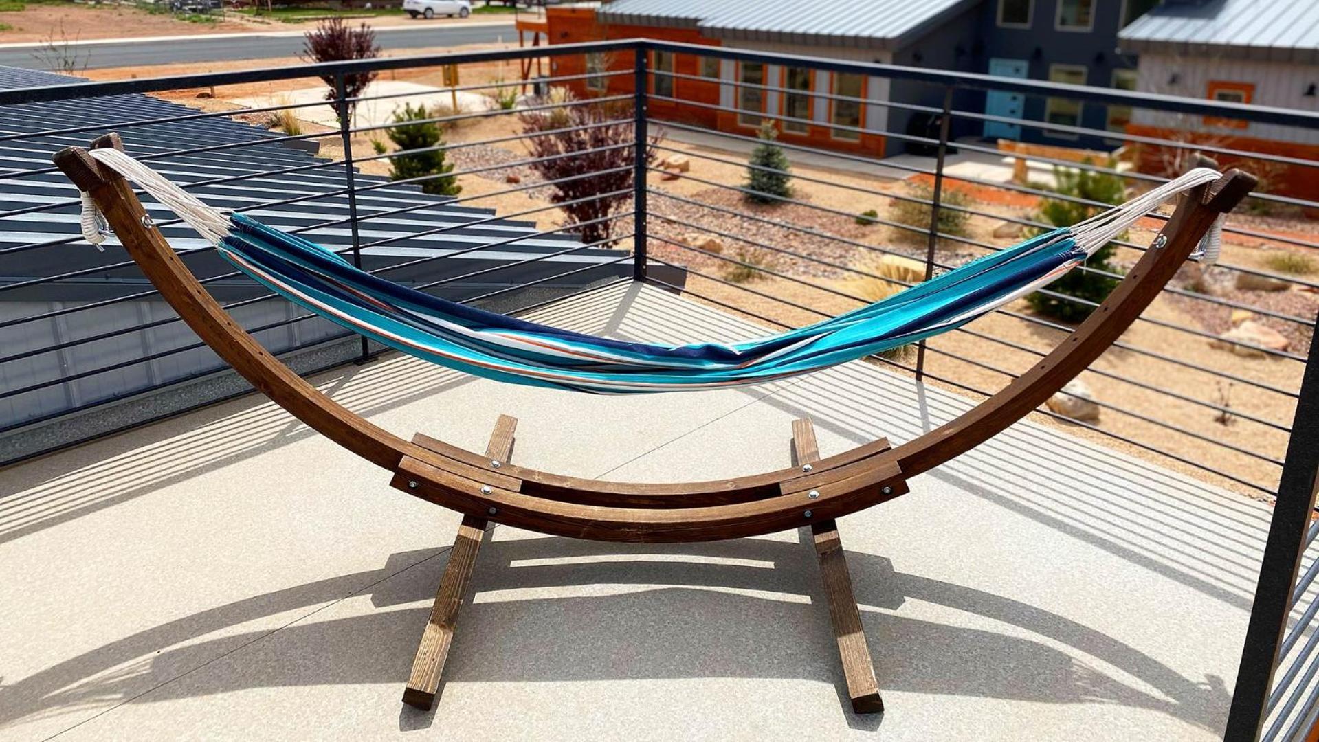Timber & Tin F 2Bed 2Bath W Pool & Rooftop Deck カナブ エクステリア 写真